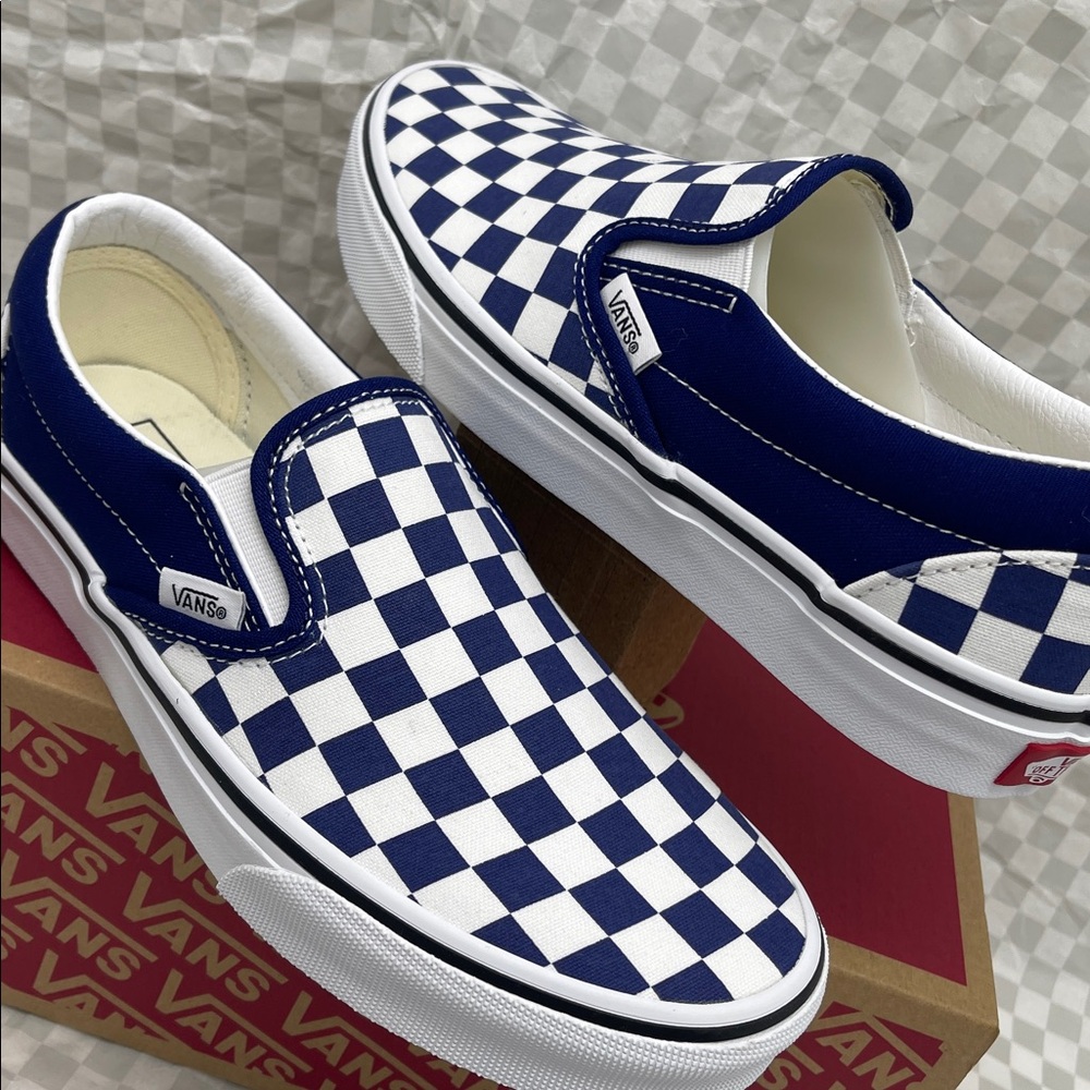 Vans WMNS Classic Slip-On
Color Theory Checkerboard
VN000BVZBYM Sneakers Beacon - Picture 11 of 16